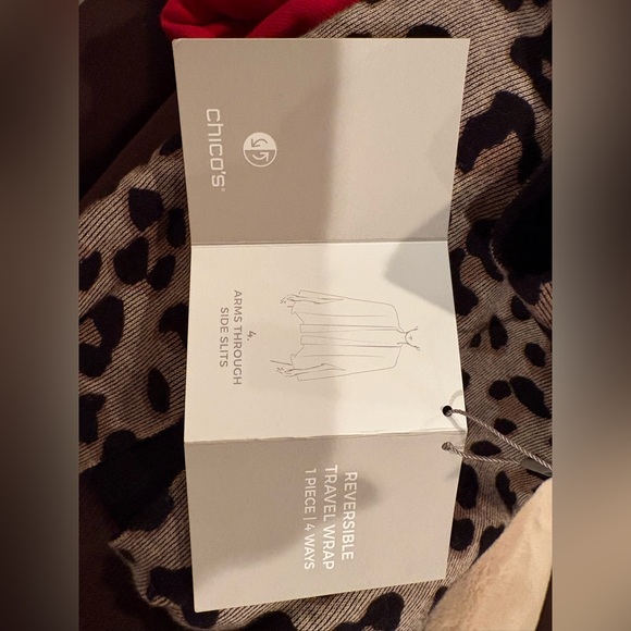 Chico’s Reversible Travel Wrap Rauna with travel bag. Red - Picture 10 of 10